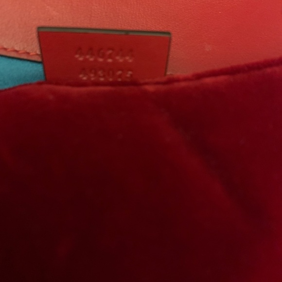 SOLD NWT Red Velvet Small Gucci Marmont bag - Picture 4 of 8
